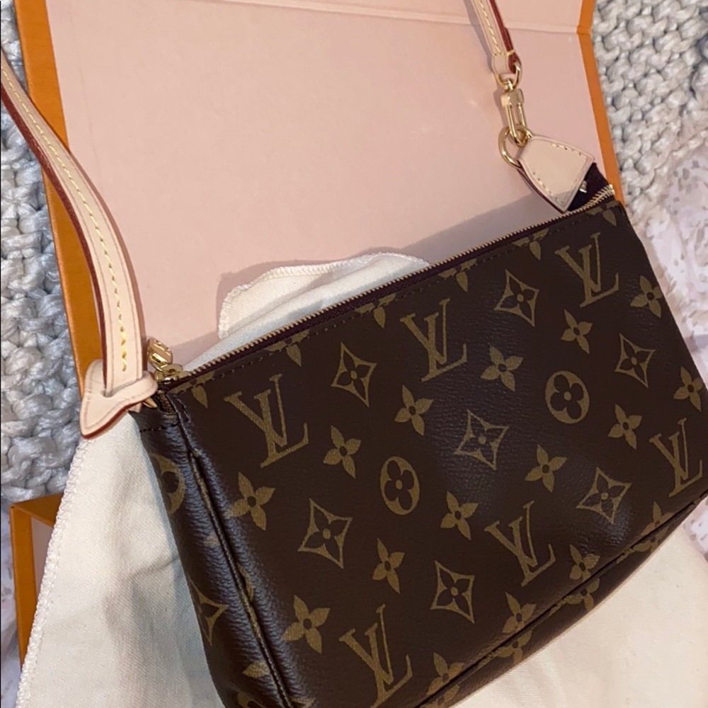 LV Monogram Pochette
